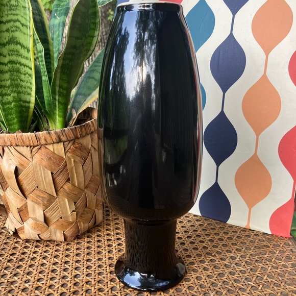 Vintage Japanese Lacquered Black Iris Vase w/Gold Trim - Picture 9 of 14